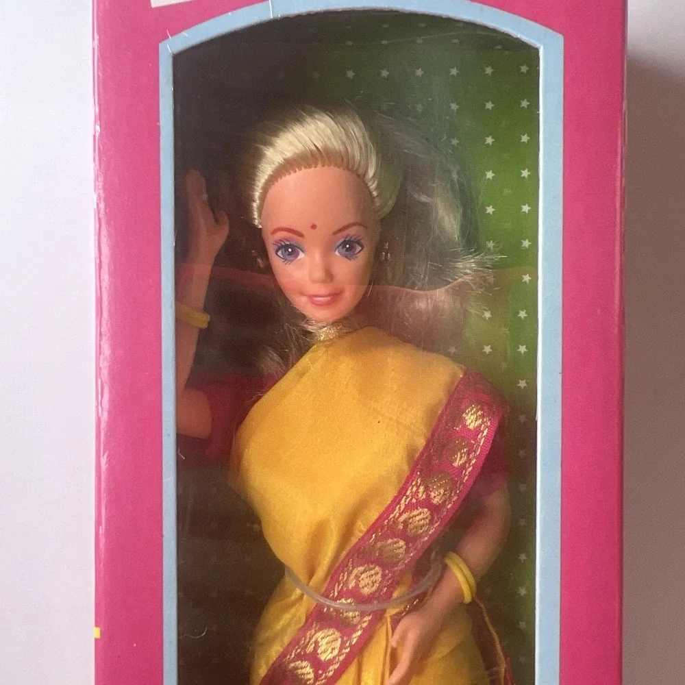 1993 Barbie in India #9910 Blonde Yellow Sari LEO Mattel NIB Vintage